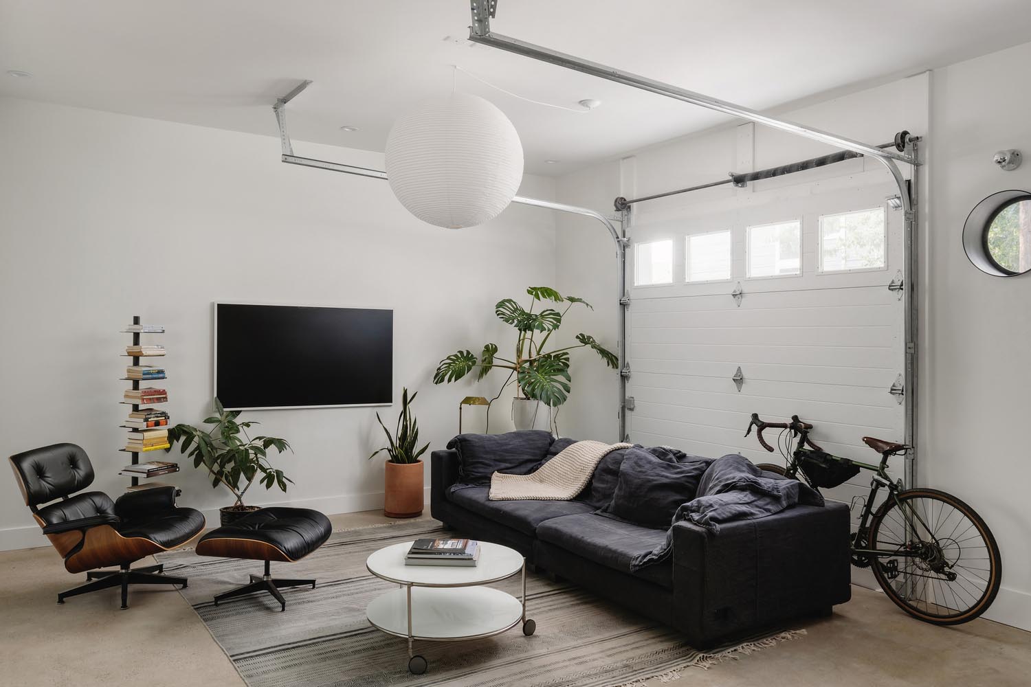 Explore 15 Houses That Get the Most Out of an Accessory Dwelling Unit (ADU) - 13704